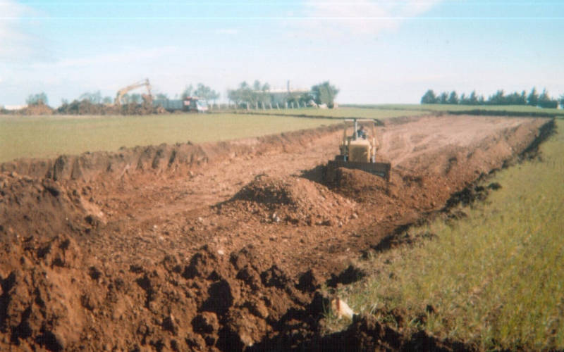 inizio lavori realizzazione strada grottole. sbancamento area interessata